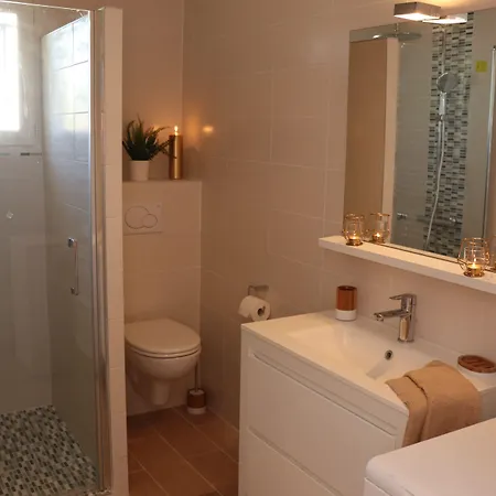 Apartmanhotel Lea De Paris 3*