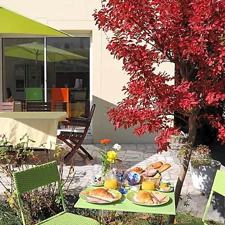 Apartmanhotel Lea De Paris 3*